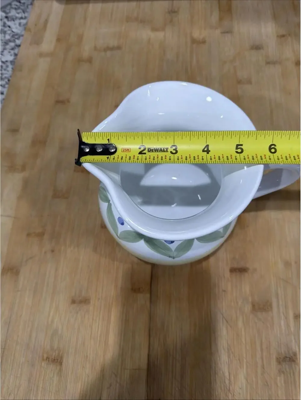 VTG Williams Sonoma Marisol 32 Oz Pitcher 5 3/4” Tall *